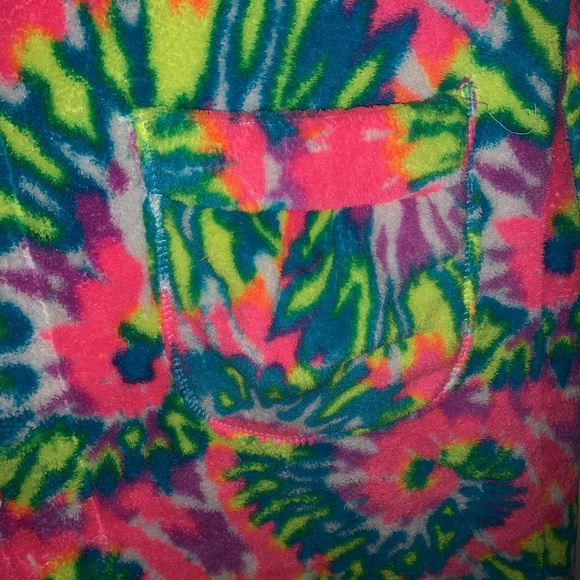 Robe - Picture 3 of 3